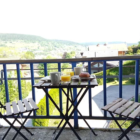 Les Brimbelles Apartment *